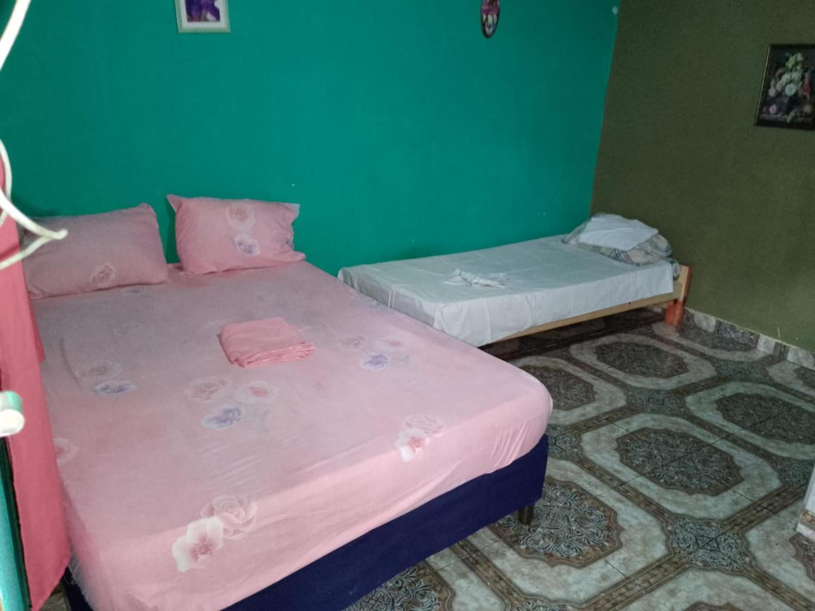 Hostel Loli Puerto Iguazú Buitenkant foto