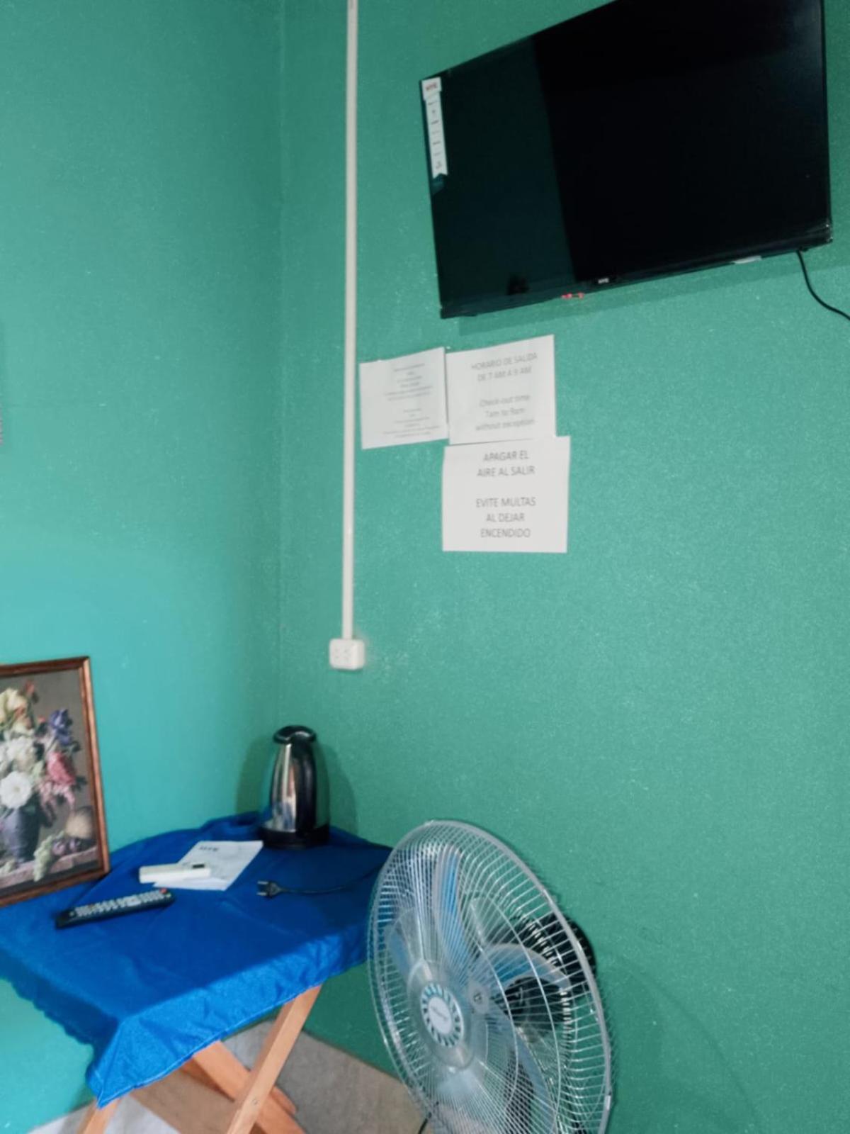 Hostel Loli Puerto Iguazú Buitenkant foto